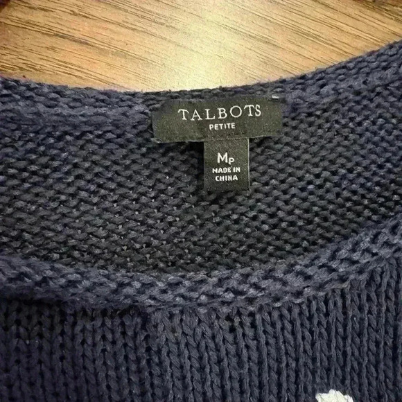Talbots "WEEKEND" embroidered navy sweater - Picture 4 of 6